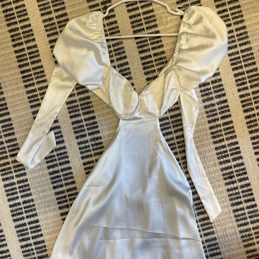 Princess Polly silk white mini dress ties in back size 0